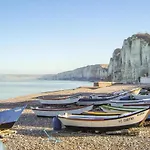 2 Bedroom Beach Front Home In Vattetot Sur Mer *