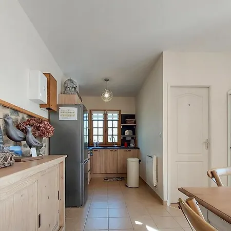 Awesome In Sur With Wifi * Vattetot-sur-Mer